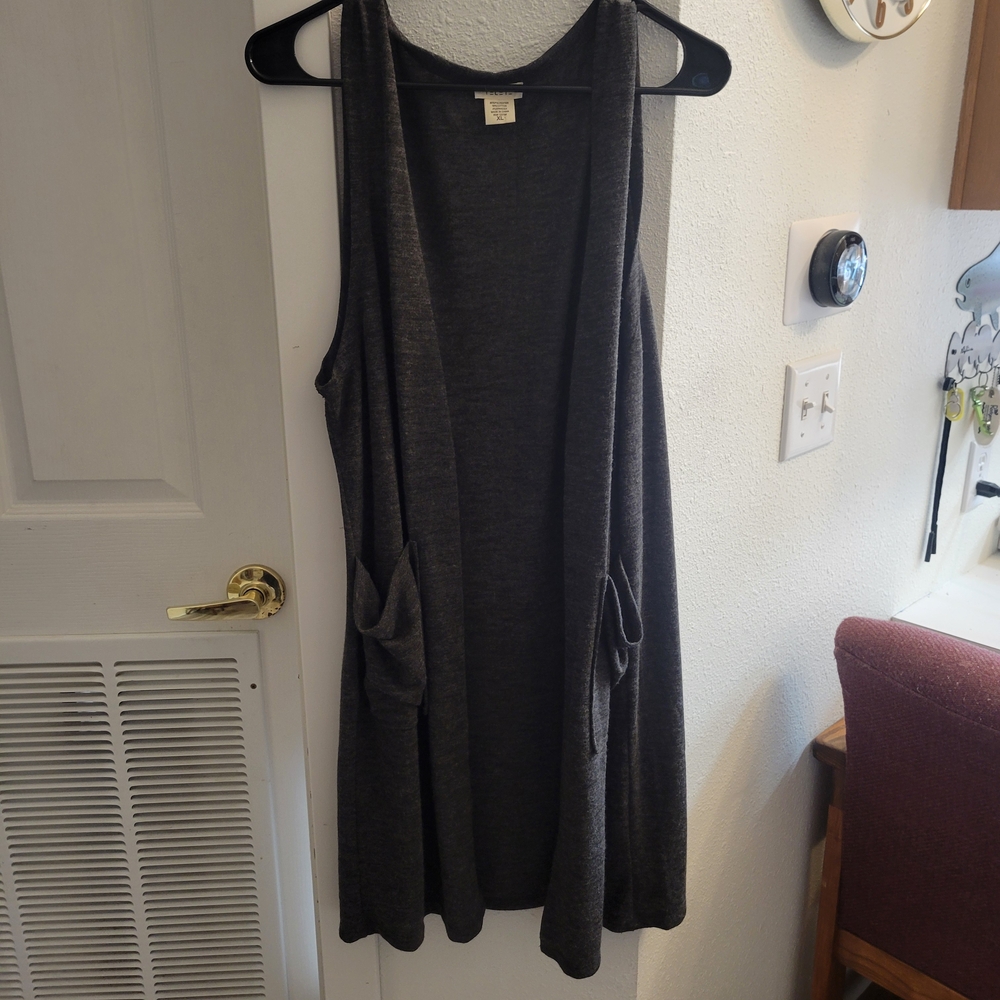 Yelete Charcoal Sleeveless Cardigan